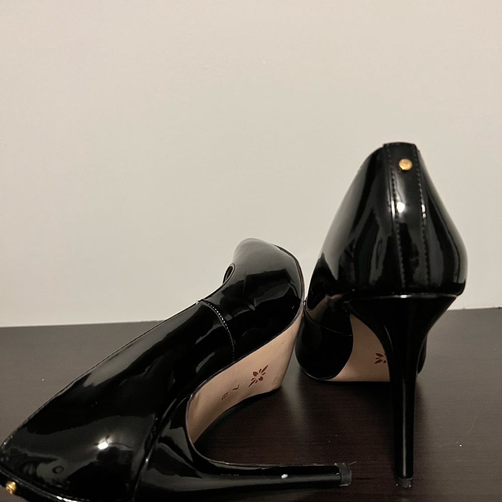 BCBG GENERATION BLACK STILETTO HEELS